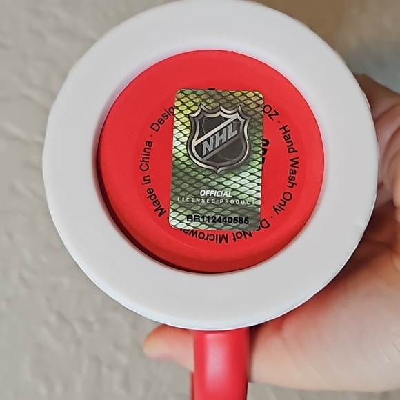 Great American Products- Detriot Red Wings 18oz Coffee Mug - Picture 4 of 5